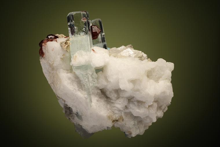 SPESSARTINE on BERYL var. Aquamarine